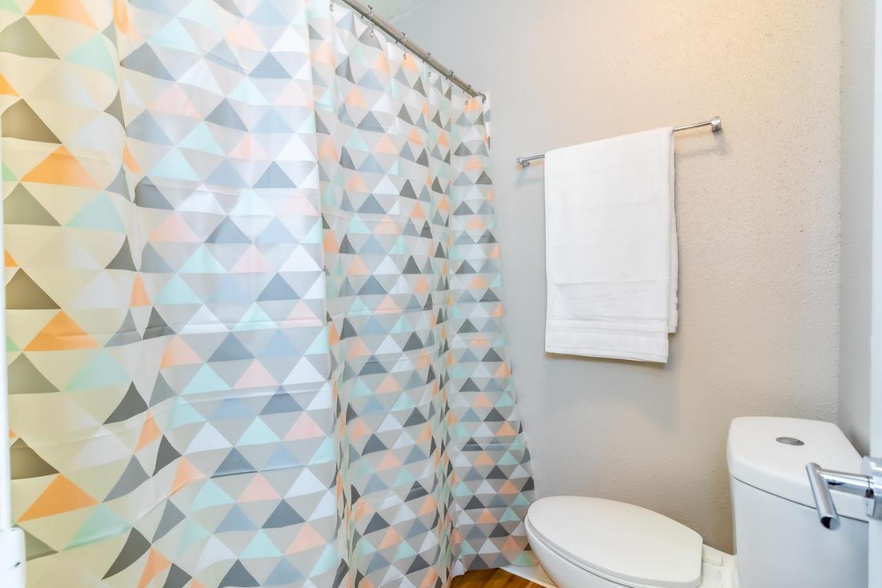 Efficiency 2Br King Bed Suites Next To Downtown Остін Екстер'єр фото