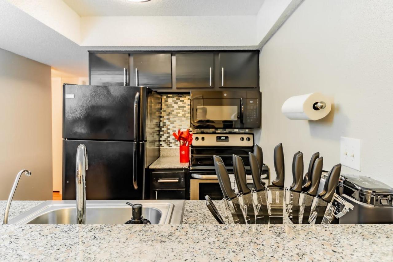Efficiency 2Br King Bed Suites Next To Downtown Остін Екстер'єр фото