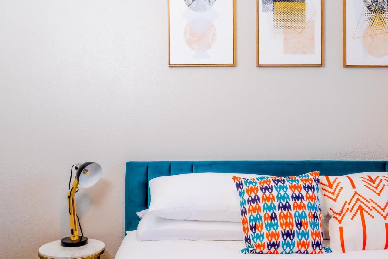 Efficiency 2Br King Bed Suites Next To Downtown Остін Екстер'єр фото